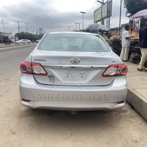 Toyota Corolla 2012 Silver