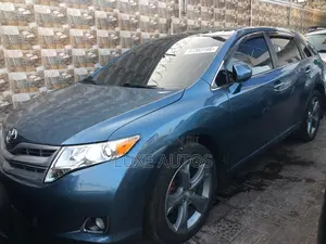 Toyota Venza XLE 2010 Blue