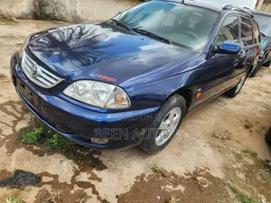 Toyota Avensis 2000 Blue