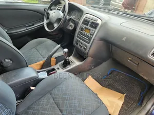 Toyota Avensis 2000 Blue