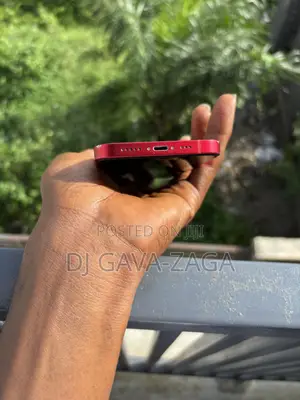 Apple iPhone 13 128 GB Red