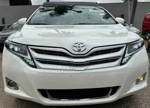 Toyota Venza V6 AWD 2010 White
