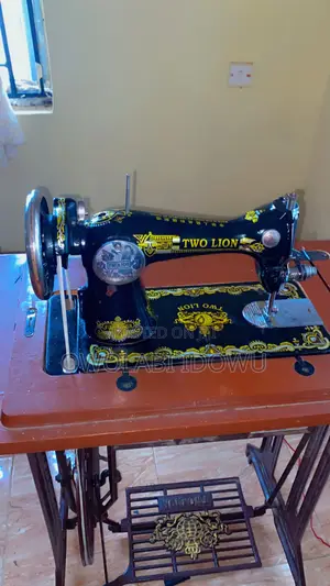 Black Head Sewing Machine