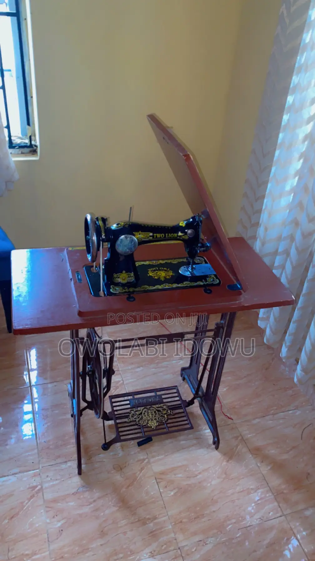 Black Head Sewing Machine