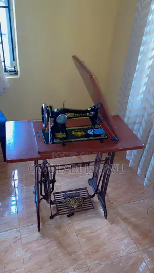 Black Head Sewing Machine