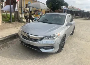 Honda Accord Touring 4dr Sedan FWD (3.5L 6cyl 6A) 2013 Silver