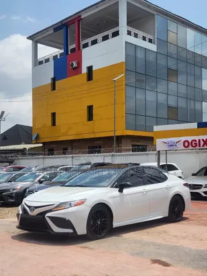 Toyota Camry 2021 White