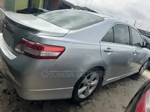 Toyota Camry 2011 Silver