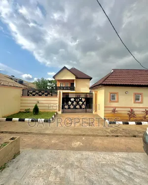 5bdrm Duplex in Okebadan Estate, for sale