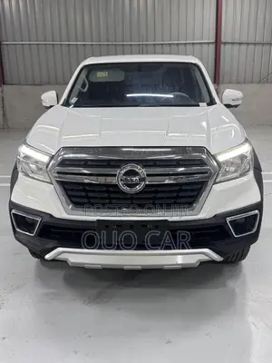 Nissan Pick-Up 2021 White