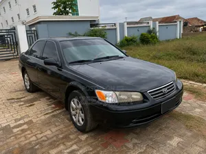 Toyota Camry 2000 Black