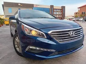 Hyundai Sonata SE 4dr Sedan (2.4L 4cyl 6A) 2015 Blue