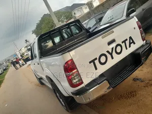 Toyota Hilux 2014 White