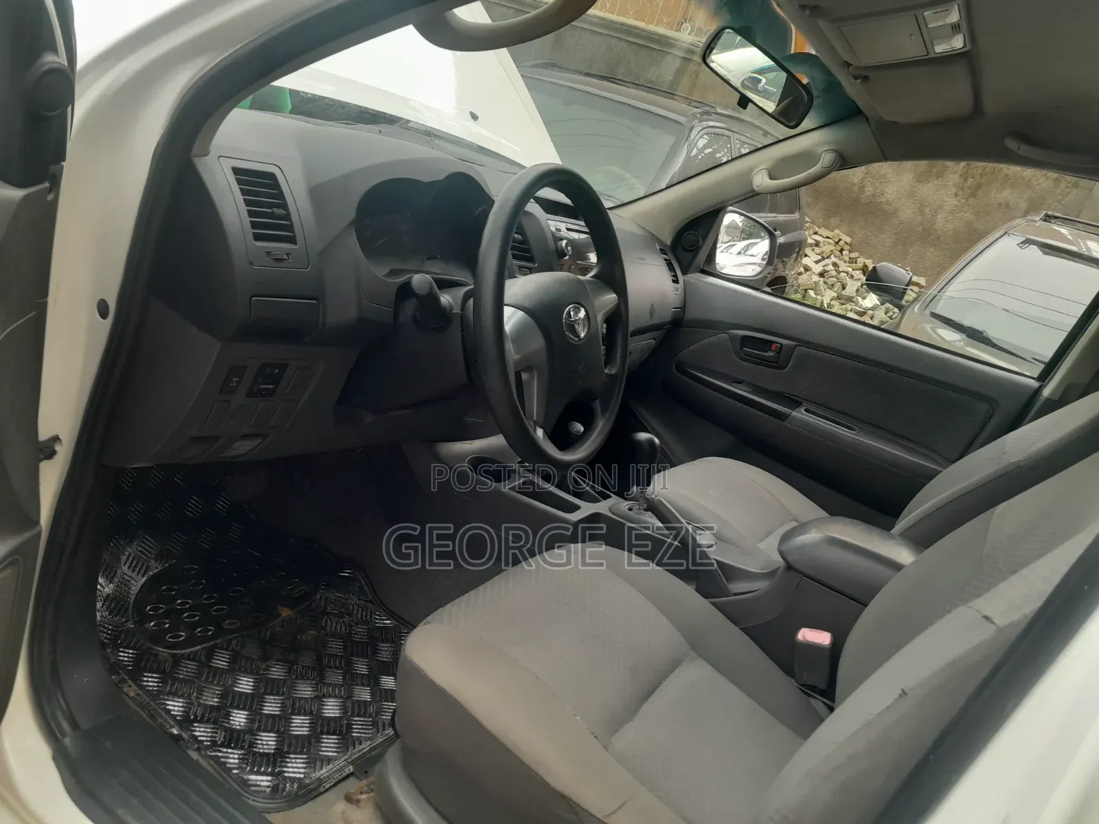 Toyota Hilux 2014 White