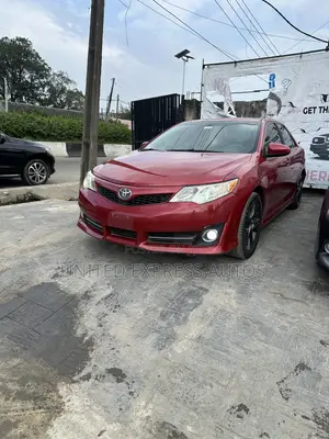 Toyota Camry SE V6 4dr Sedan (3.5L 6cyl 6A) 2013 Red