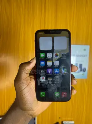 Apple iPhone XR 64 GB White