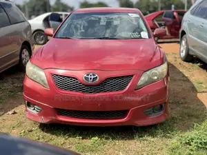 Toyota Camry SE 4dr Sedan (2.5L 4cyl 6A) 2011 Red
