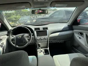 Toyota Camry SE 4dr Sedan (2.5L 4cyl 6A) 2011 Red