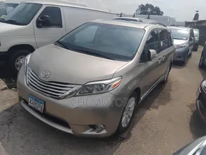 Toyota Sienna Limited 7 Passenger (3.5L 6cyl 6A) 2016 Gold