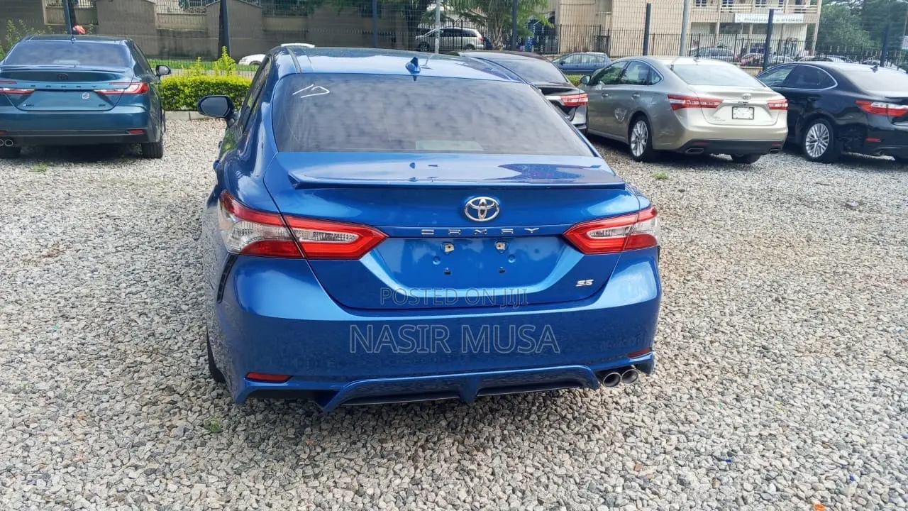 Toyota Camry 2019 Blue
