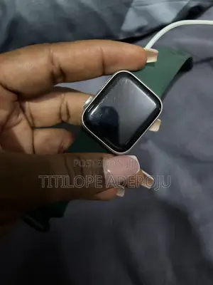 Used Apple Watch SE 1