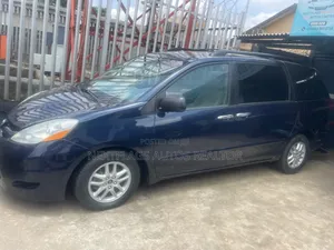 Toyota Sienna 2006 Blue