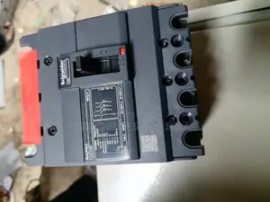 100A 3p McCb Schneider Breaker