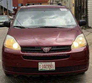 Toyota Sienna CE 2005 Red