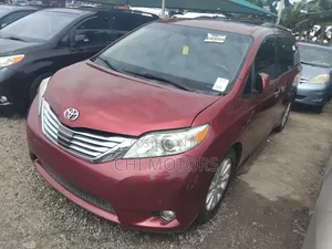 Toyota Sienna Limited AWD 7-Passenger 2013 Red