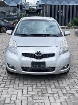 Toyota Yaris 2012 Silver