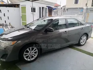 Toyota Camry XLE 4dr Sedan w/Prod. End 11/13 (2.5L 4cyl 6A) 2014