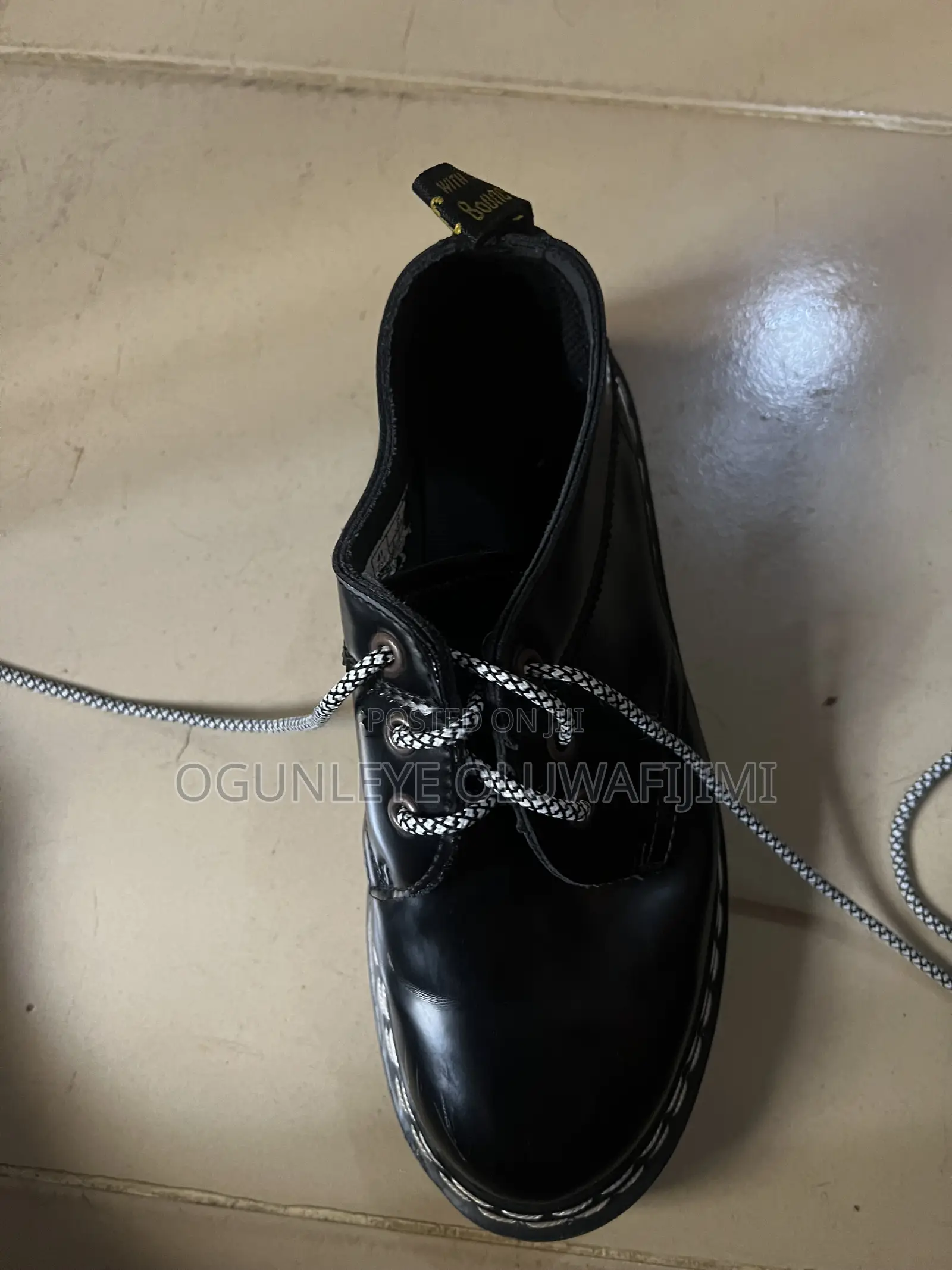 Classic Dr. Martens Boots – Pre-Owned, Excellent Condition