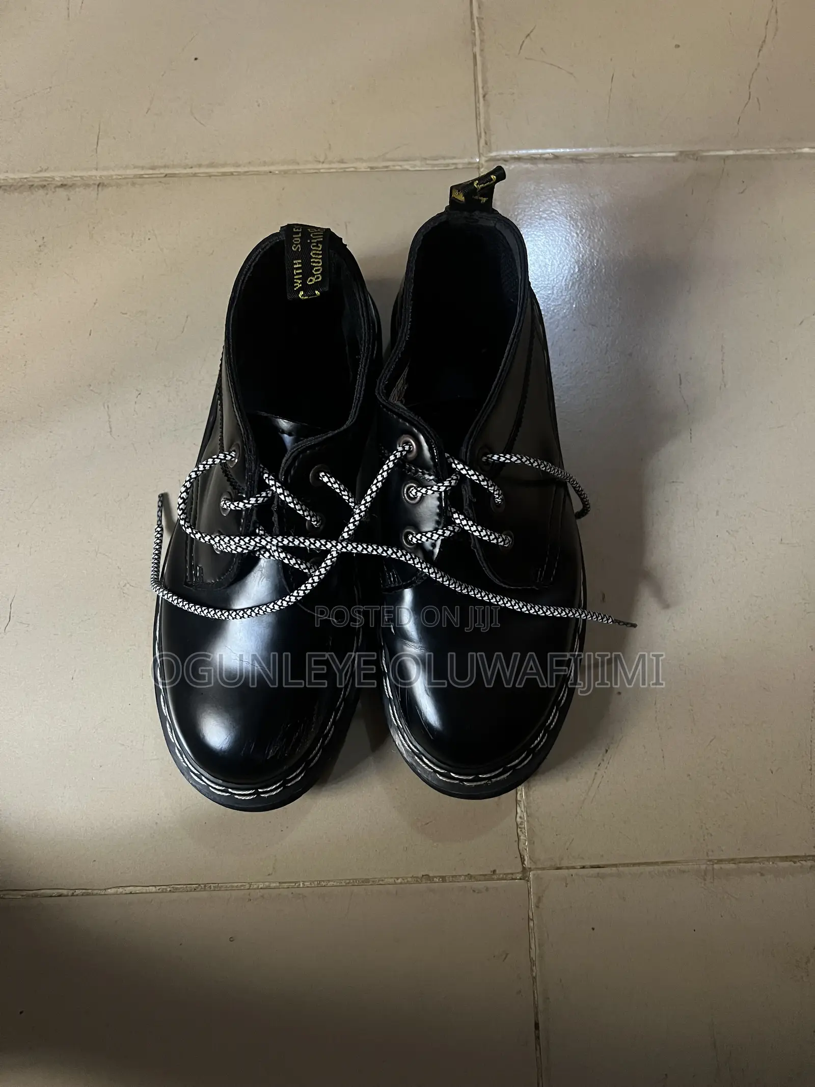 Classic Dr. Martens Boots – Pre-Owned, Excellent Condition