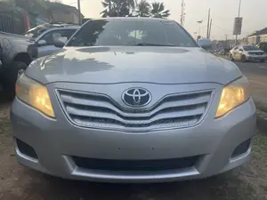 Toyota Camry LE 4dr Sedan (2.5L 4cyl 6AM) 2010 Silver