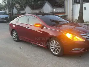Hyundai Sonata 2014 Red