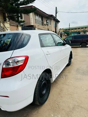 Toyota Matrix 2009 White