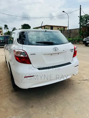 Toyota Matrix 2009 White