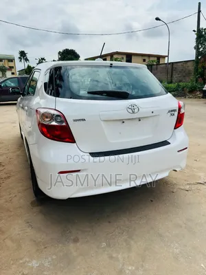 Toyota Matrix 2009 White