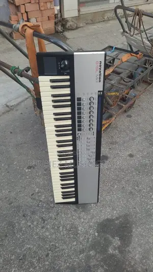Novation 61sl 5 Octave Midi