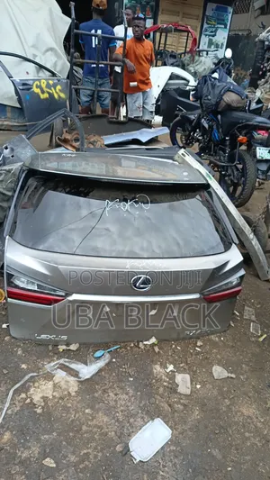Lexus Boot