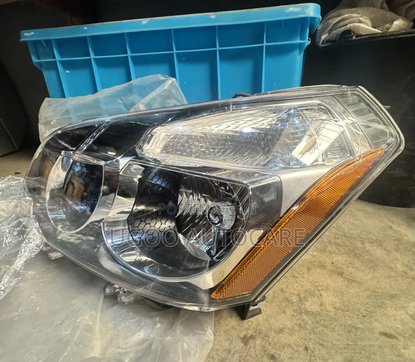 Headlamp Pontiac Vibe 2009