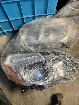 Headlamp Pontiac Vibe 2009