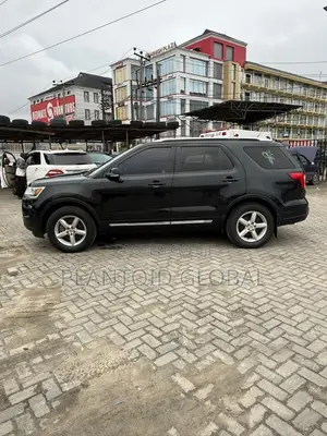 Ford Explorer XLT AWD 2019 Black