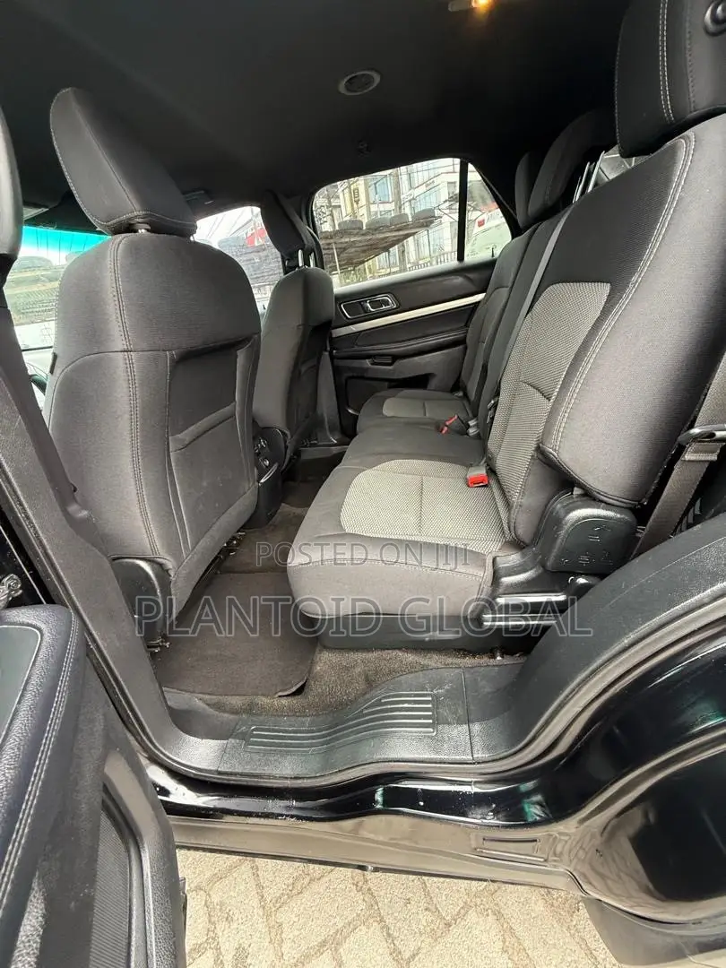 Ford Explorer XLT AWD 2019 Black