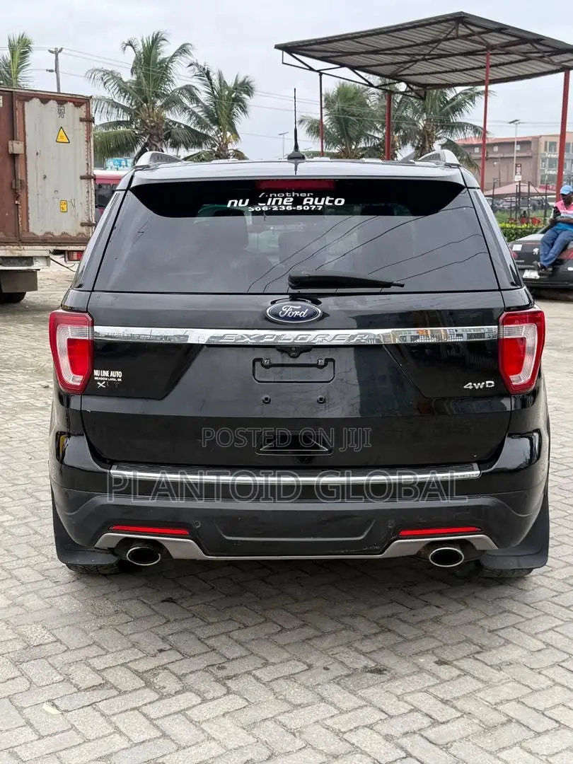 Ford Explorer XLT AWD 2019 Black