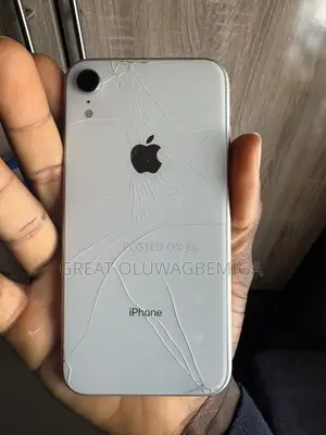 Apple iPhone XR 64 GB White