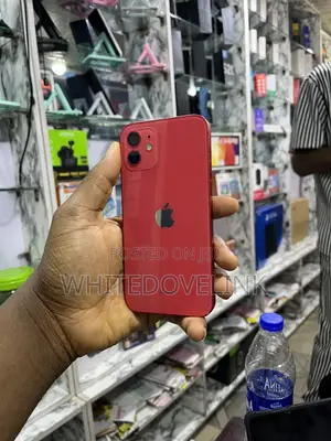 Apple iPhone 12 64 GB Red