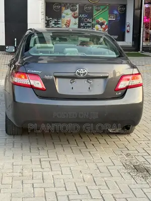 Toyota Camry 2011 Gray