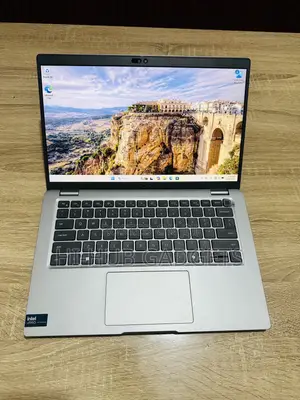 Laptop Dell Latitude 7420 32GB Intel Core Ultra 7 SSD 512GB