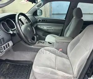 Toyota Tacoma 2006 Black